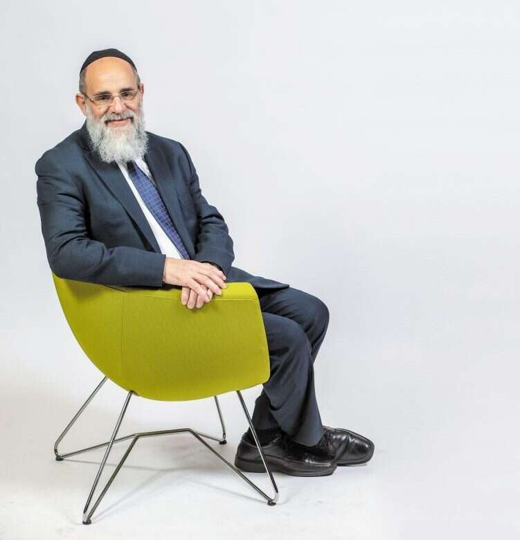 הרב קלמן סמואלס. | אריק סולטן הרב קלמן סמואלס. | אריק סולטן