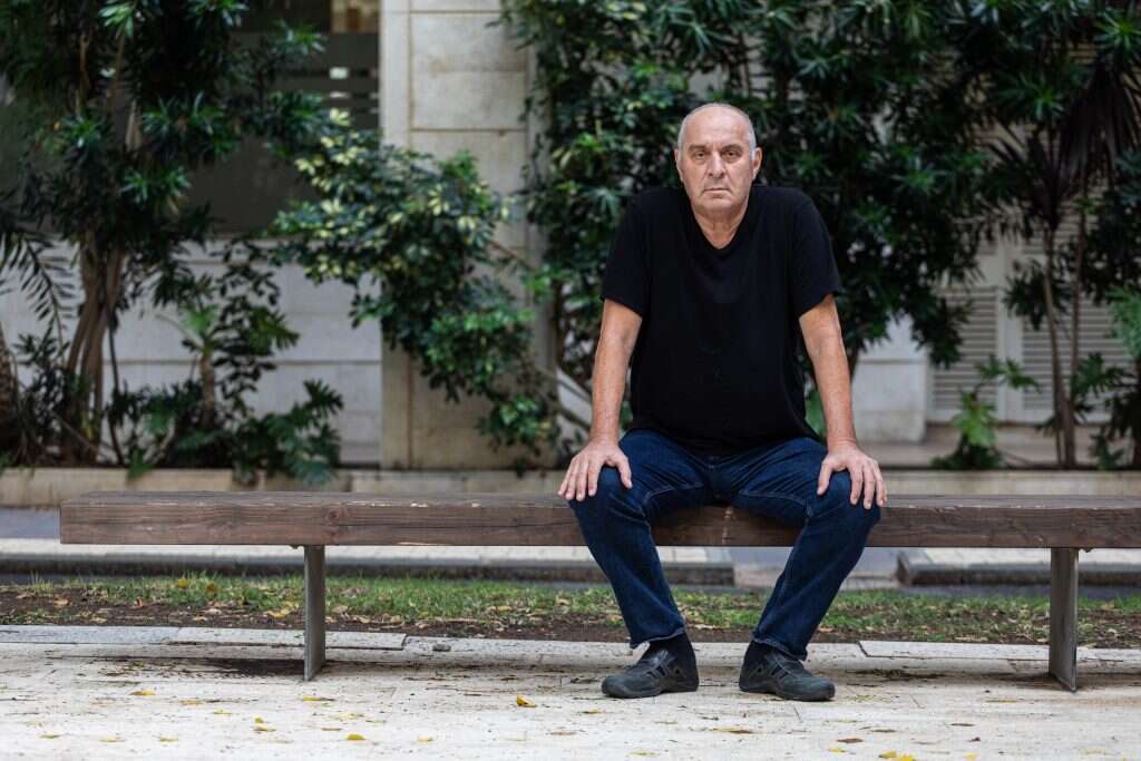 צביקה שרף. | אבישג שאר-ישוב