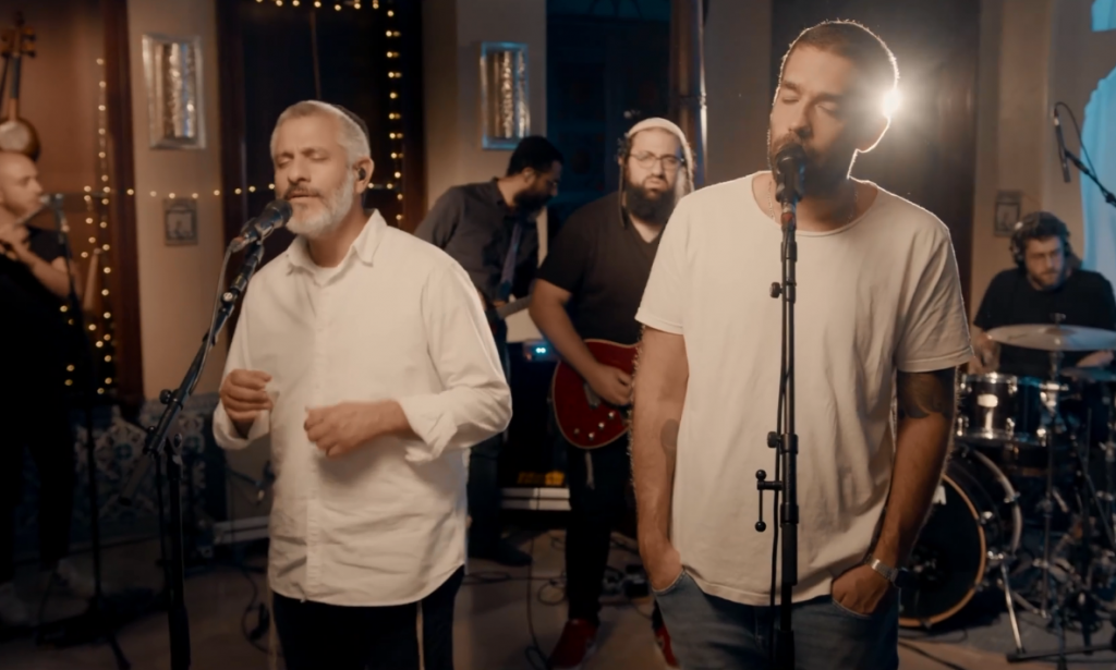 התחיל מרצון לעשות חיבורים. רביד פלוטניק ואביתר בנאי מתוך "זה הזמן לסלוח"