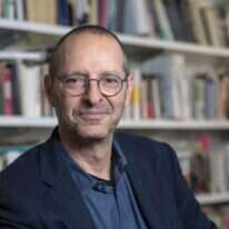 פרופ' אמיר אשל. | לינדה סיסרו