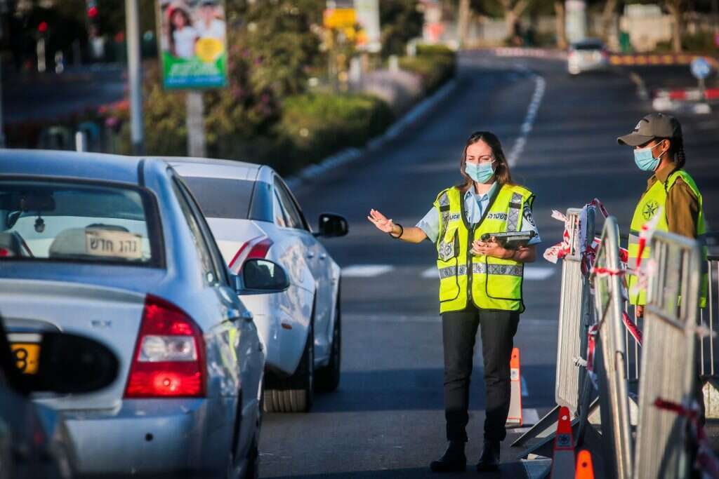 מחסומים בירושלים בתקופת הסגר השני. | אורן בן חקון