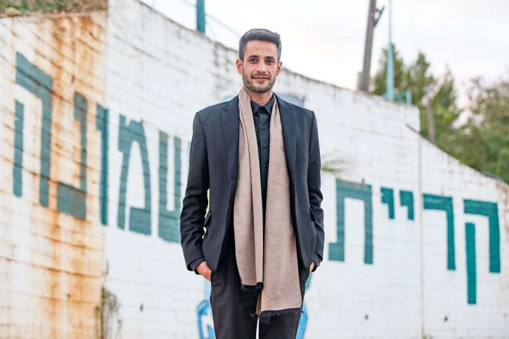 אביחי שטרן, ראש עיריית קריית שמונה. | אנצ׳ו גוש - ג׳יני