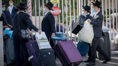 שנאה שנובעת משיקולי רייטינג. תלמידי ישיבה בקורונה. | יונתן זינדל, פלאש 90 שנאה שנובעת משיקולי רייטינג. תלמידי ישיבה בקורונה. | יונתן זינדל, פלאש 90