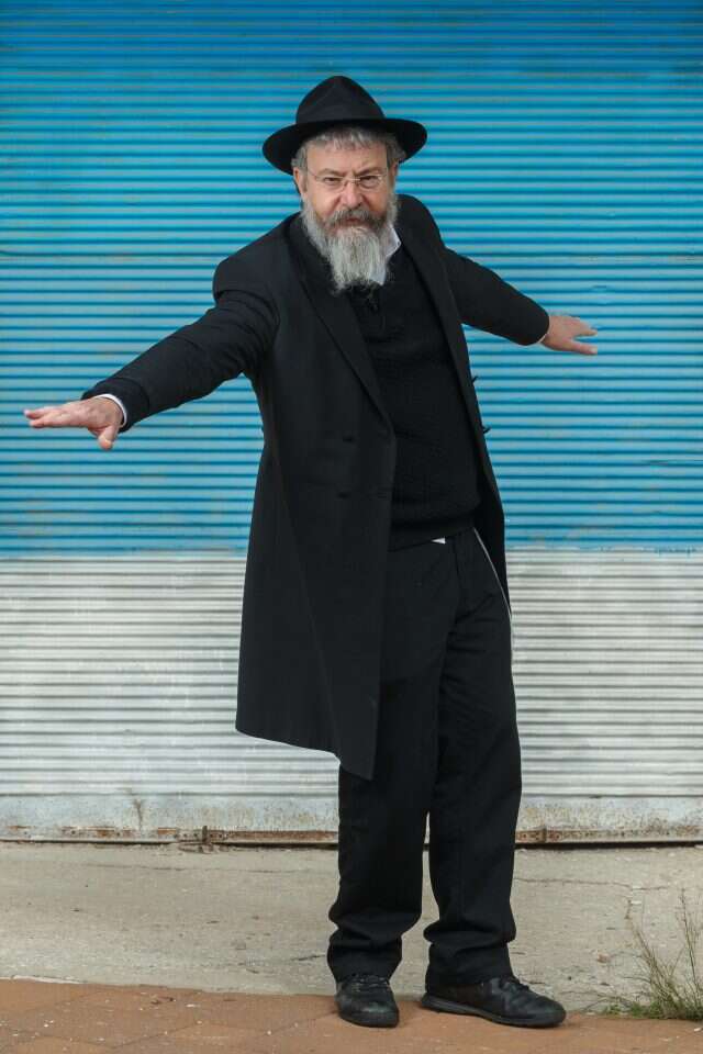 גילי שושן. | אנצ'ו גוש, ג'יני