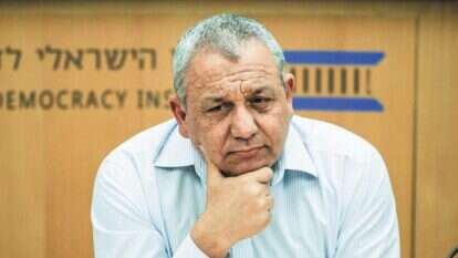 צריך מישהו שיפיח רוח חיים בשמאל. | אורן בן חקון צריך מישהו שיפיח רוח חיים בשמאל. | אורן בן חקון