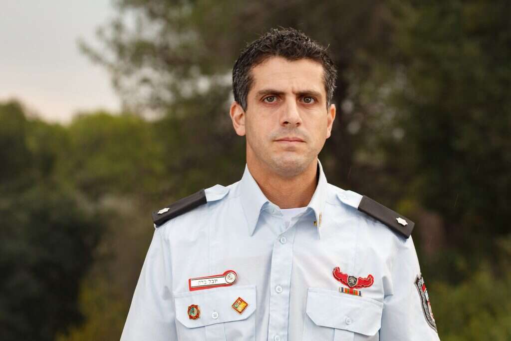 יובל ברק. | אנצ׳ו גוש, ג׳יני