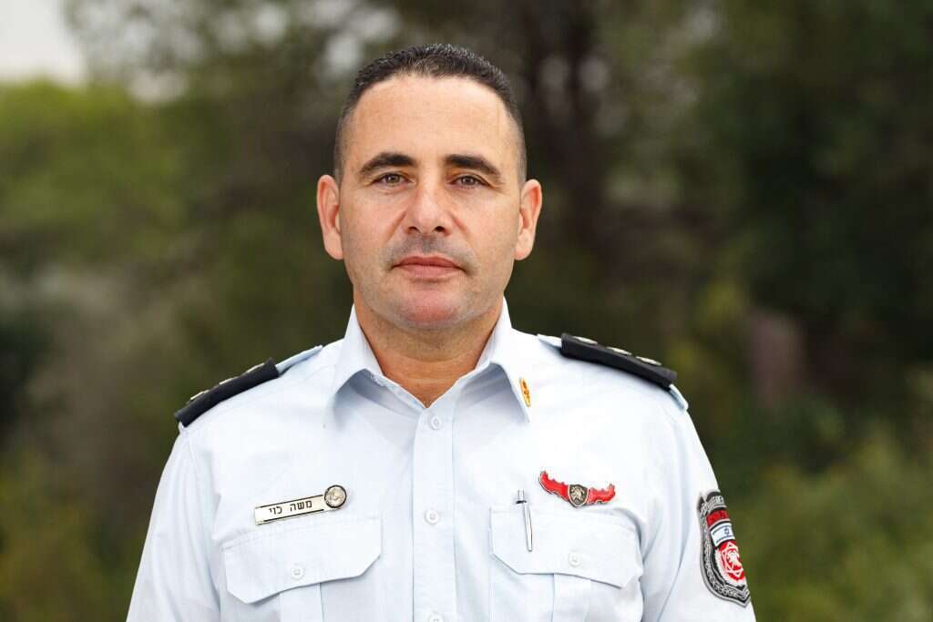 משה לוי. | אנצ׳ו גוש, ג׳יני