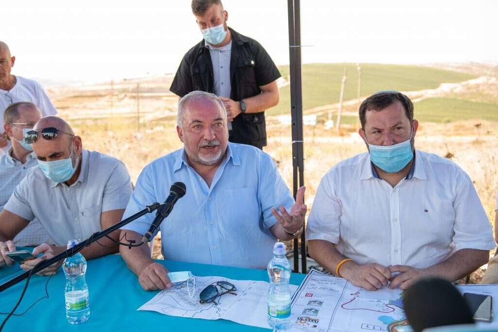 ליברמן בפגישה עם ראשי יש"ע, ספטמבר 2020. | שריה דיאמנט, פלאש 90