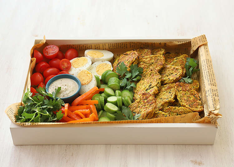 לביבות זוקיני וכרובית. | אפרת ליכטנשטט