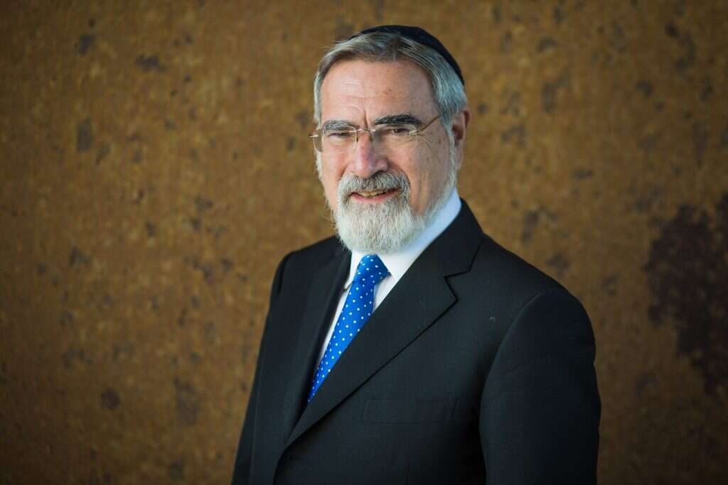 טיפ של מאה פאונד. הרב פרופ' יונתן זקס ז"ל. | אריק סולטן