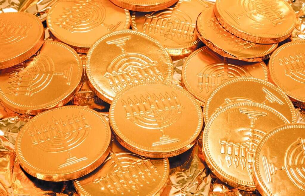 דמי חנוכה. | שאטרסטוק