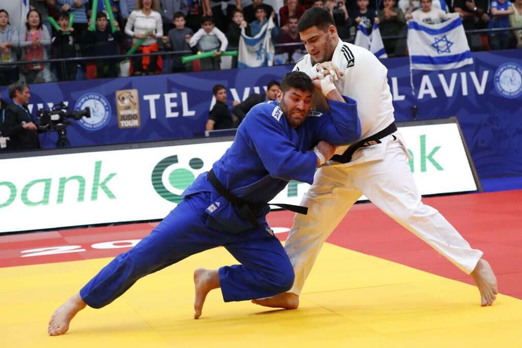 קשר מיוחד. אורי ששון. | AFP