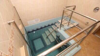 מקווה נשים. | שאטרסטוק