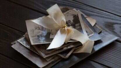 עולם גדול ונפלא, המודחק לפינה עמוקה ולא מורגשת. | שאטרסטוק