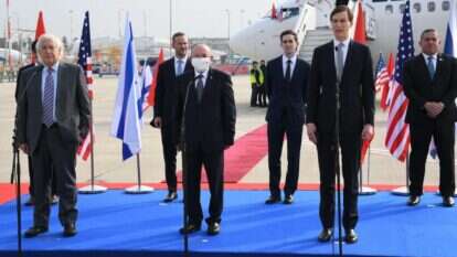 קושנר ובן שבת טרם ההמרה, הבוקרבנתב"ג. | David Azagury/U.S. Embassy Jerusalem