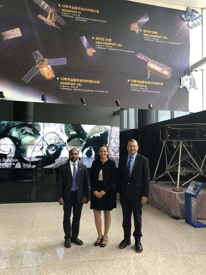 ללמד את העולם לנהל אסון בעזרת חישה מרחוק. פרופ' דני בלומברג, ד"ר שמרית ממן וד"ר שיריש ראבן קומר בדרום קוריאה. | SoYoung Chung