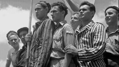 יציאה לחיים חדשים. ניצולי שואה ממחנה בוכנוואלד מגיעים לנמל חיפה, 1945. | קלוגר זלוטן, לע"מ