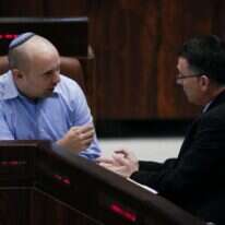 פונים לאותו קהל יעד. סער ובנט | מרים אלסטר, פלאש 90