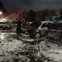 מכוניות שהוצתו, ארכיון. | דוברות כבאות והצלה