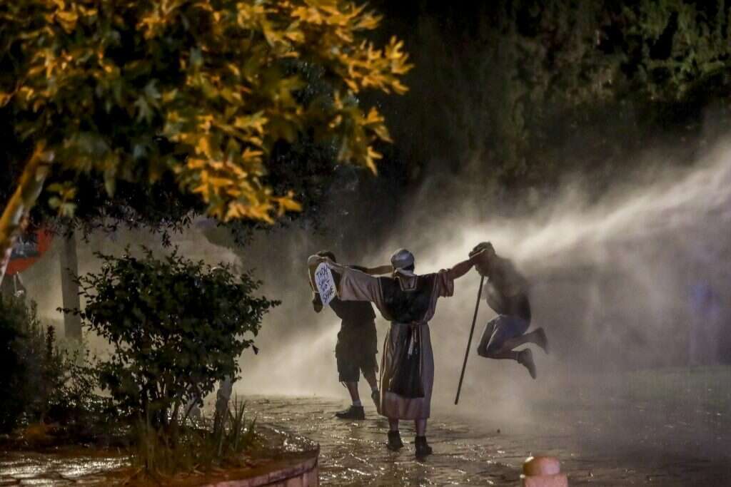 אורן בן חקון