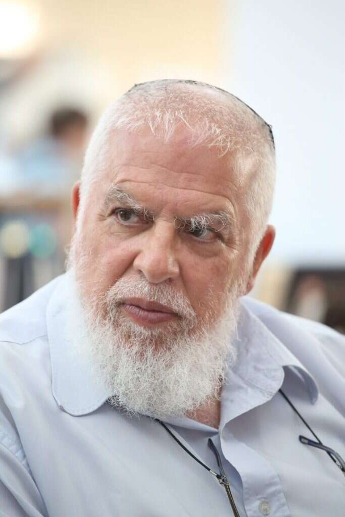 הרב בני קלמנזון. | מרים צחי