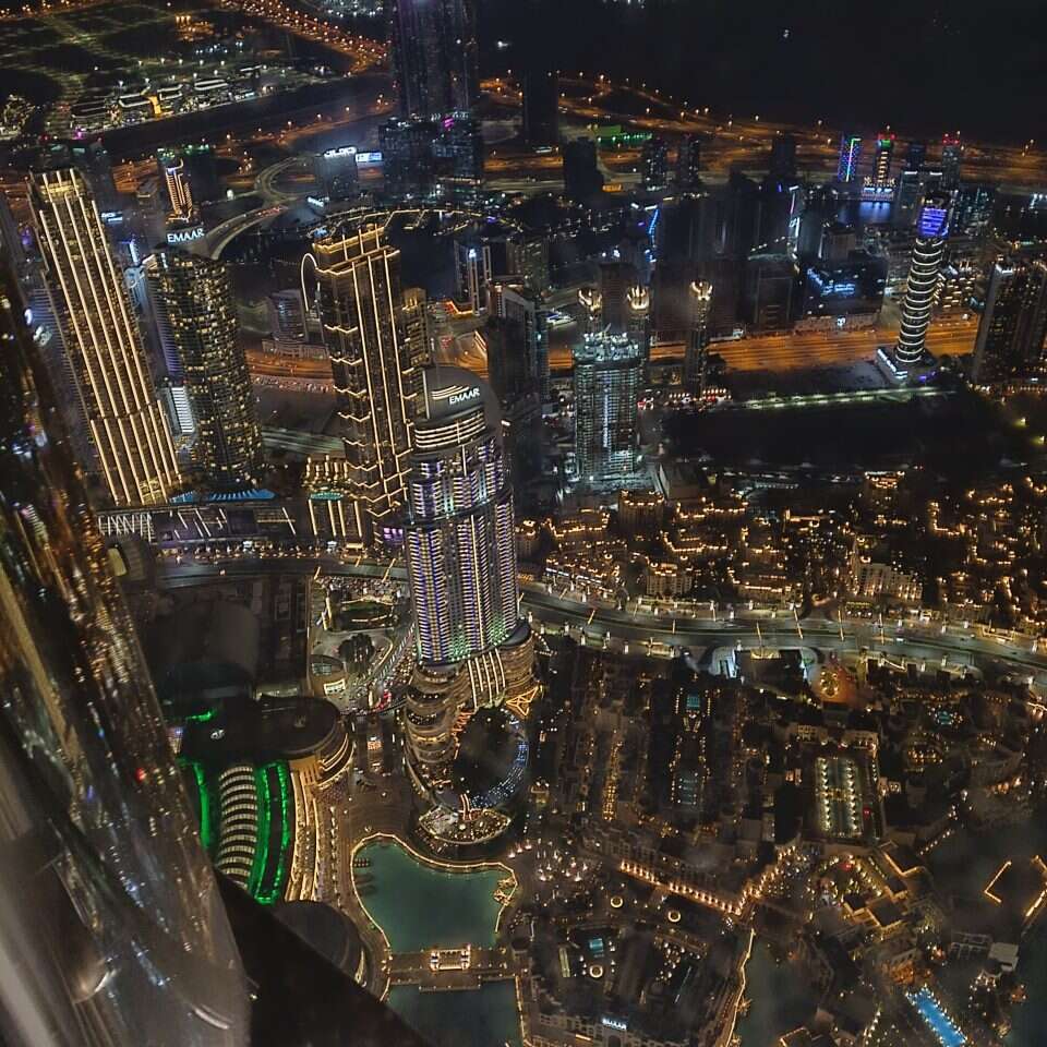 ממרומי 148 קומות בבורג' חליפה. | מיכאל טוכפלד