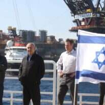 נתניהו ושטייניץ באסדת הגז לוויתן ב-2019. | מארק ישראל סלם