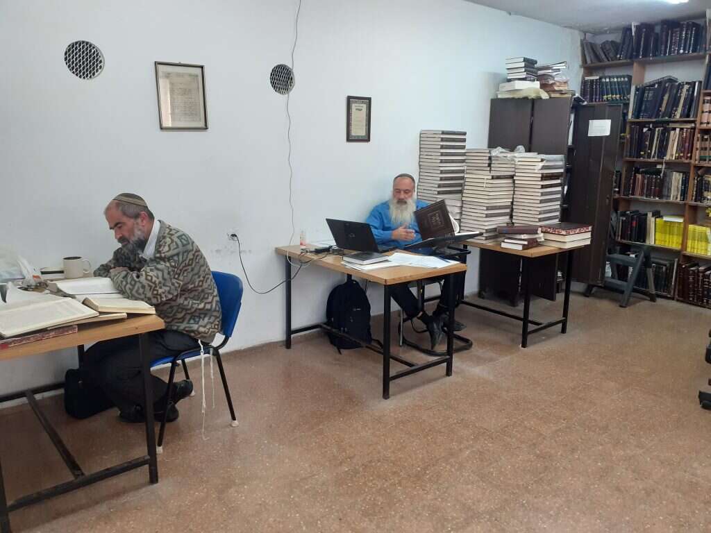 רבנים חוקרים במכון הלכה ברורה