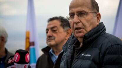 משה (בוגי) יעלון. | אורן בן־חקון