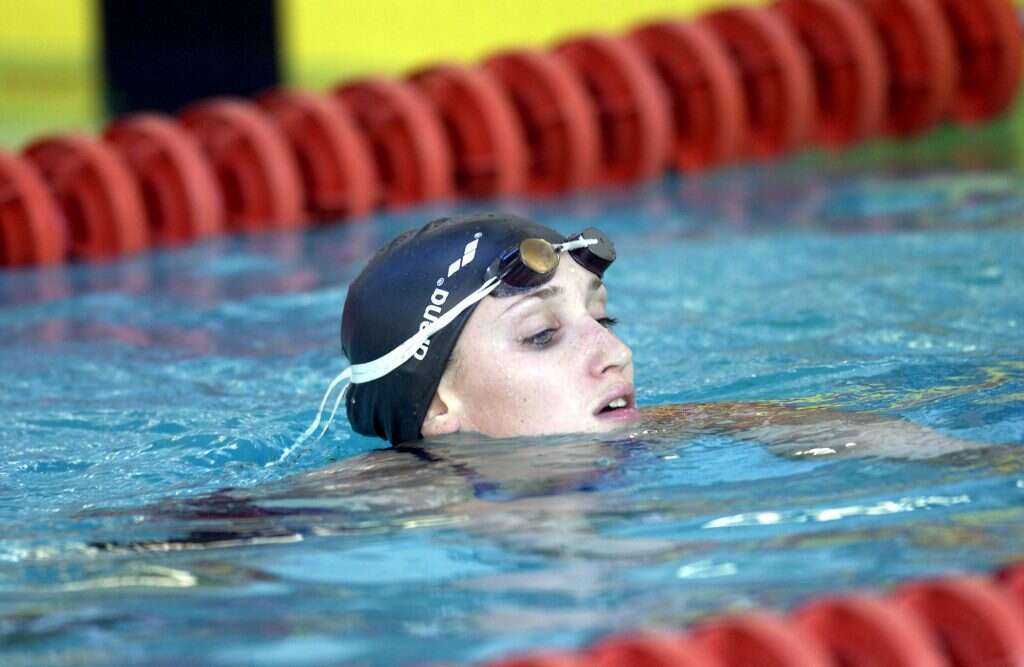 מדי פעם שוחות ביחד. אניה גוסטומלסקי. | אבי אוחיון, לע"מ