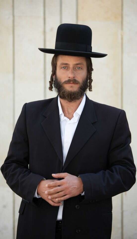 מיכאל אלוני שתור עקיבא שטיסל. | ורד אדיר, באדיבות יס