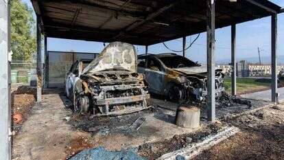 הרכבים השרופים של השוטר ואישתו. | אייל מרגולין, ג'יני