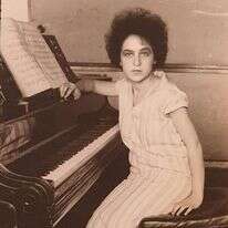 ורדינה שלונסקי בית הספר הגבוה למוזיקה, 1929. | באדיבות ארכיון ורדינה שלונסקי, מחלקת המוזיקה, הספרייה הלאומית