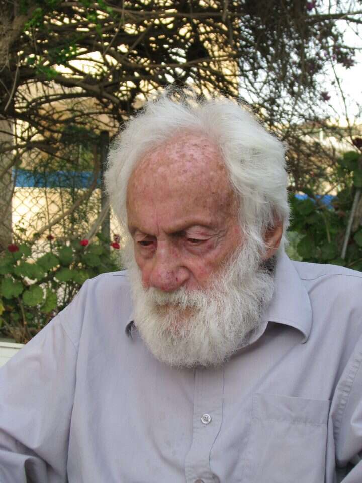 שלמה מרכוס בביתו שבירוחם. | ספי שלוין