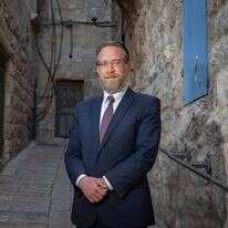 יצחק פינדרוס. | אוליבייה פיטוסי, פלאש 90