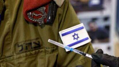 מתחסנים בצה"ל. | AFP