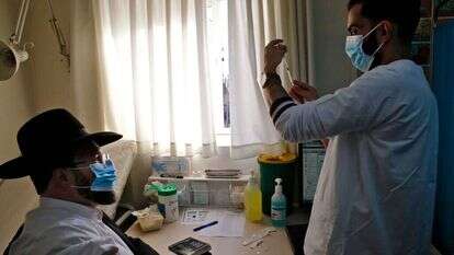 חיסוני קורונה בבני־ברק. | AFP