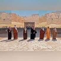 נציגי מדינות המפרץ עם אמיר קטאר תמים אל־ת'אני (שני משמאל) בטקס הפיוס באל־אולה, סעודיה, השבוע. | AFP