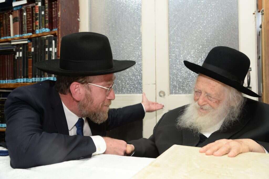 פינדרוס בביקרו אצל הרב חיים קנייבסקי. | שוקי לרר פינדרוס בביקרו אצל הרב חיים קנייבסקי. | שוקי לרר