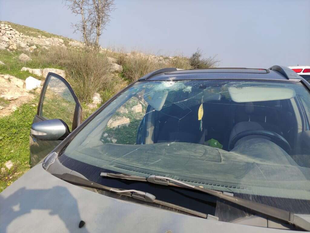 שמשות הרכב המנופצות. | TPS