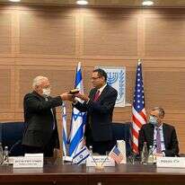 יריב לוין, צבי האוזר והשגריר היוצא, דויד פרידמן