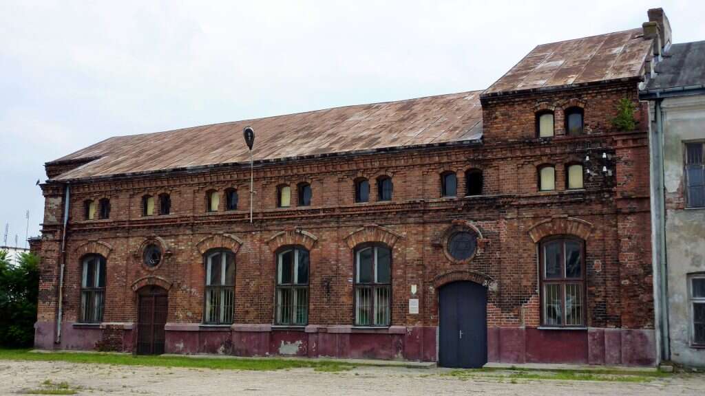 למדן בעל דרך לימוד אינדיווידואלית. בית המדרש בעיירה גור, פולין, 1998 לערך