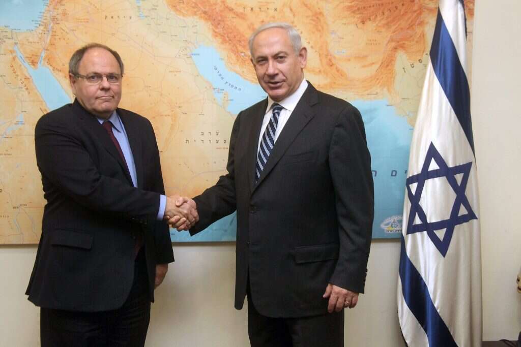 דיין מביע תמיכה בנתניהו, לקראת בחירות 2013. | גדעון מרקוביץ