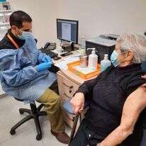 רחל פרייר בת 101 מקריית אתא מקבלת את החיסון השני. | רינה גרינבלום רחל פרייר בת 101 מקריית אתא מקבלת את החיסון השני. | רינה גרינבלום