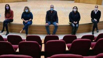 החוקרות יחד עם ראש העיר. | קובי אלנבוגן החוקרות יחד עם ראש העיר. | קובי אלנבוגן