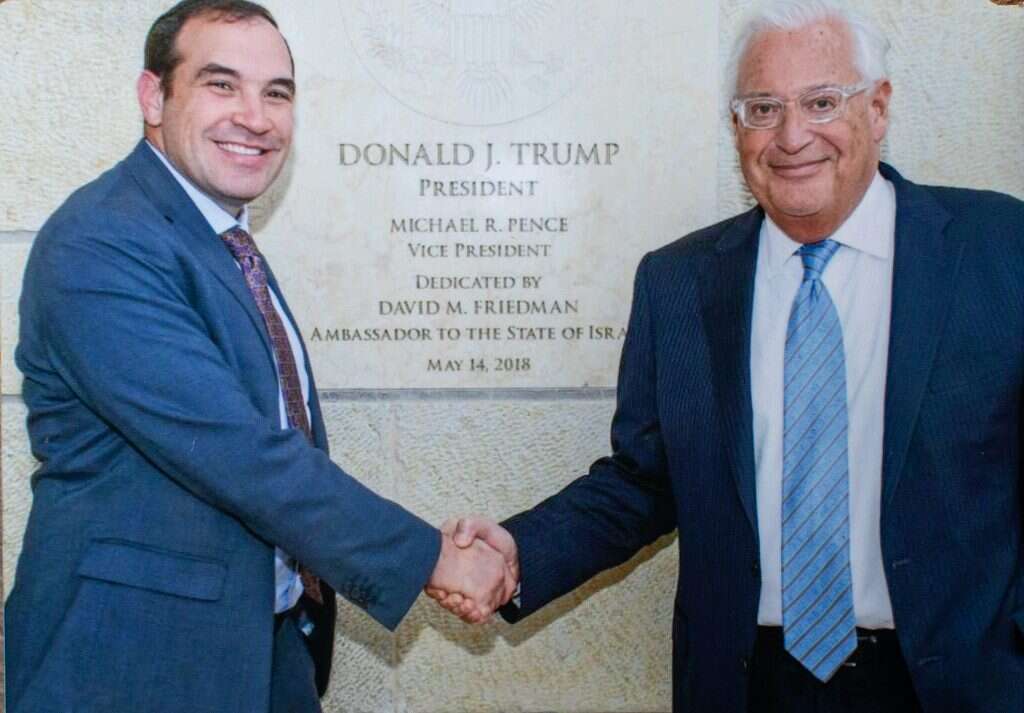 "לא רק מילים אלא מעשה". עם דויד פרידמן בחנוכת השגרירות בירושלים, מאי 2018. | מתי שטרן, שגרירות ארה"ב בירושלים