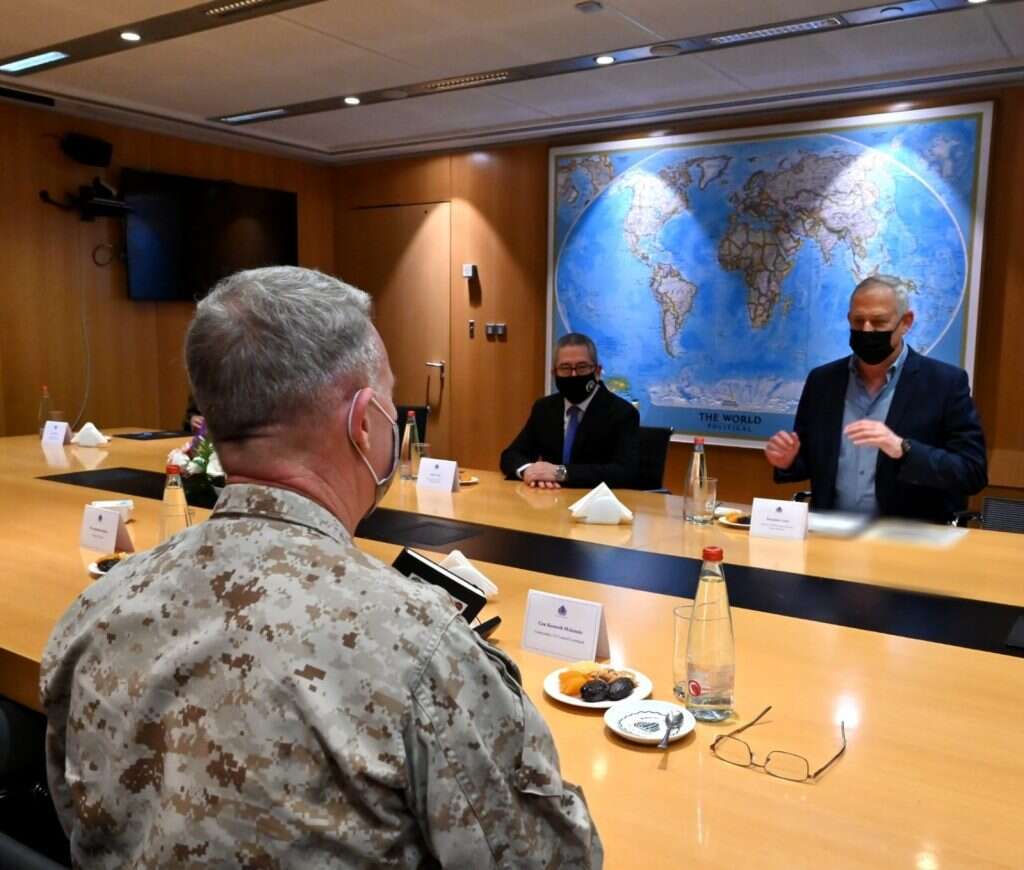 מקנזי נועד עם גנץ. | אריאל חרמוני, משרד הביטחון