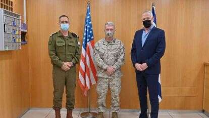 גנץ, מקנזי וכוכבי. | אריאל חרמוני, משרד הביטחון