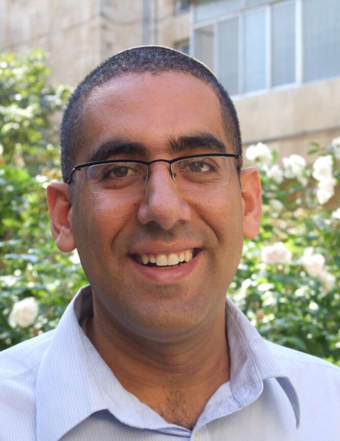 רועי אבקסיס. | דוברות בני עקיבא העולמית