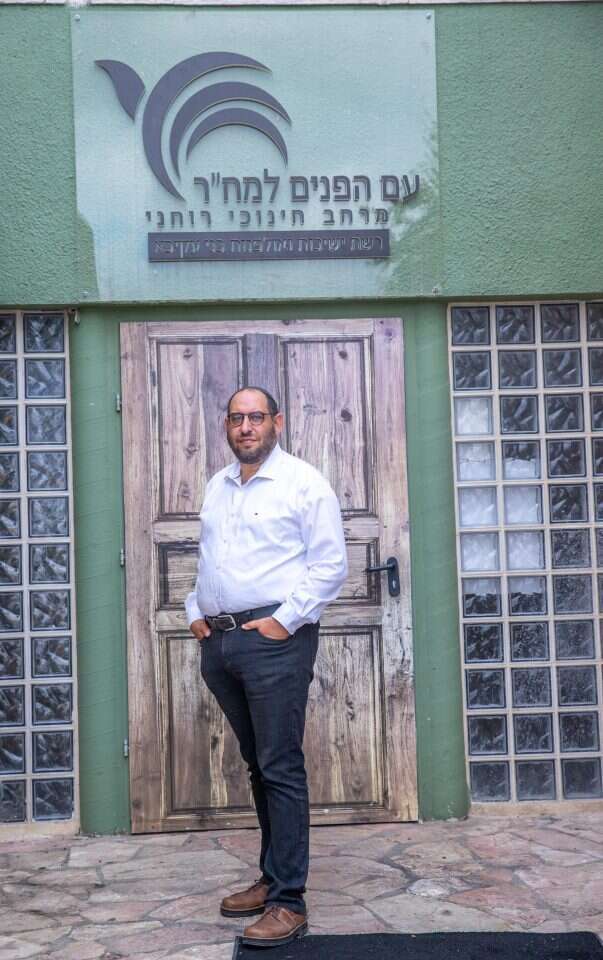 התלמידים מצפים שניפתח בפניהם. הרב ד"ר משה הרשקוביץ. | יוסי אלוני